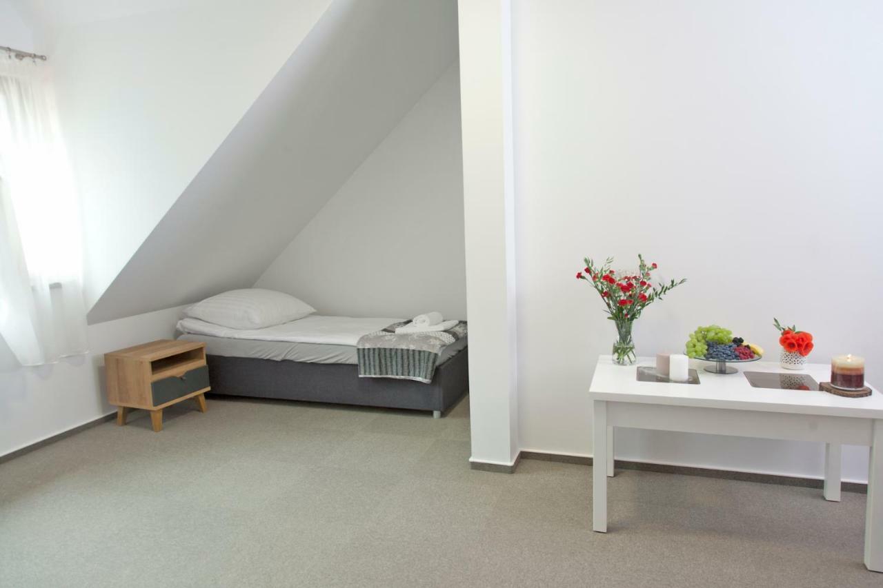 Mazurska Osada Apartman Kleszczewo  Kültér fotó